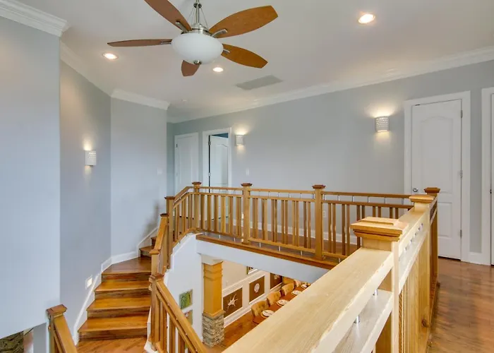 Ferienhaus Walk To Beach! Group-friendly Ocean Getaway *