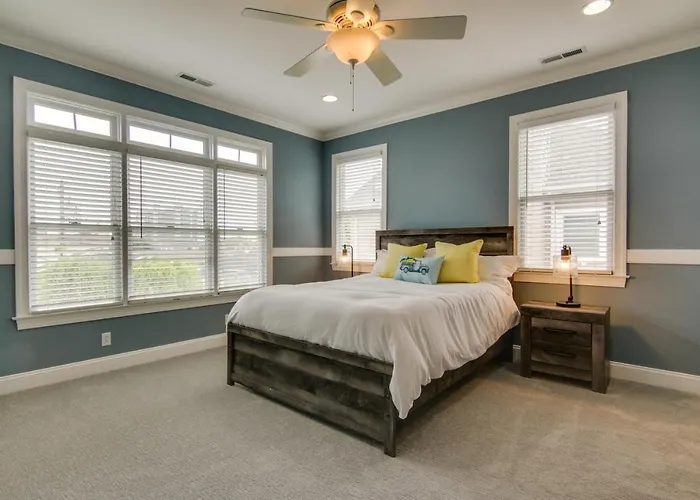 Ferienhaus Walk To Beach! Group-friendly Ocean Getaway