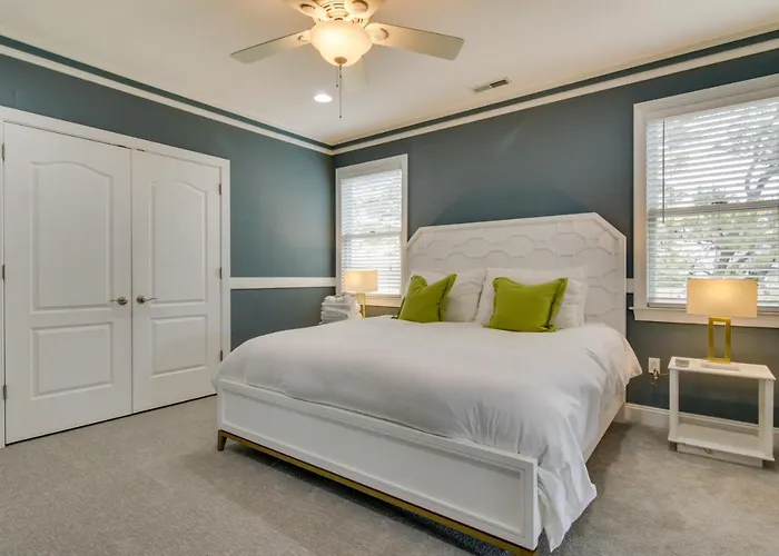 Ferienhaus Walk To Beach! Group-friendly Ocean Getaway Ocean Stadt