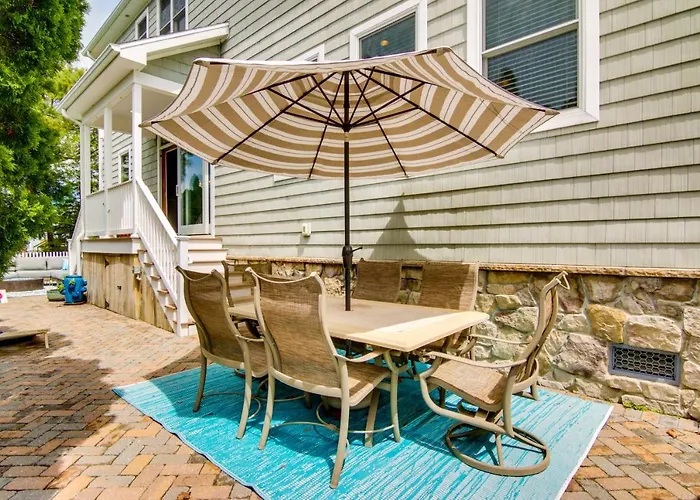 Ferienhaus Walk To Beach! Group-friendly Ocean Getaway