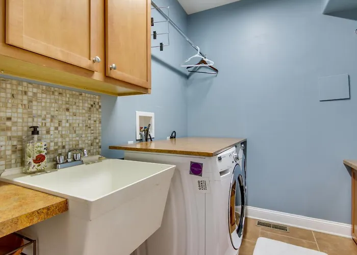 Ferienhaus Walk To Beach! Group-friendly Ocean Getaway Ocean Stadt