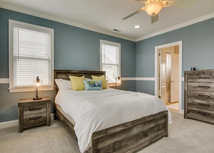 Walk To Beach! Group-friendly Ocean Getaway Ferienhaus